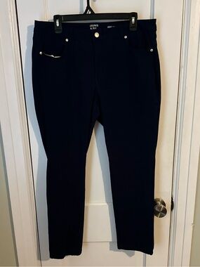 Crown & Ivy Cropped Pants